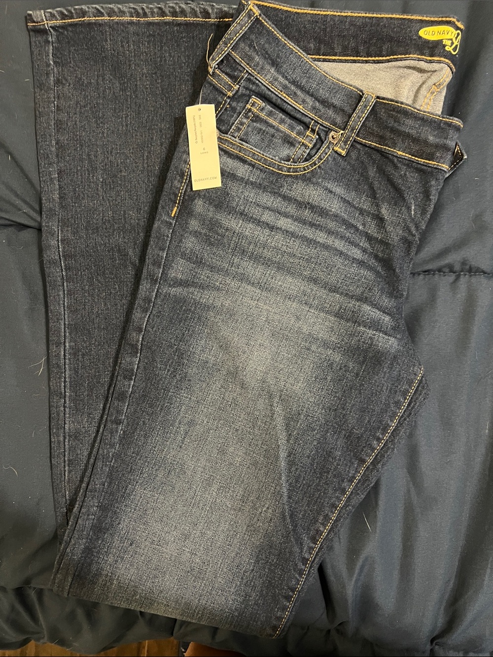 Old Navy Women’s 6 LONG Dark Wash Bootcut Jeans with Contrast Stitching